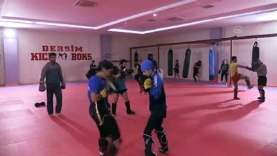 lise ogrencisi - TUNCELİ - Tuncelili kick boksçular milli sporcu olmak için ringlerde ter döküyor Videosu