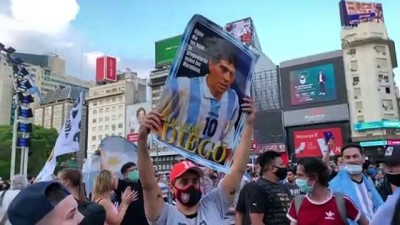 tezahur - BUENOS AİRES - Arjantinli efsane futbolcu Maradona hayatını kaybetti Videosu