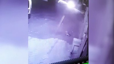gram altin - İZMİR - Park halindeki otomobilden para ve altın çalan zanlılar yakalandı Videosu