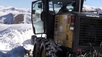 kar kalinligi - BAYBURT - Karla mücadele çalışmaları sürüyor Videosu