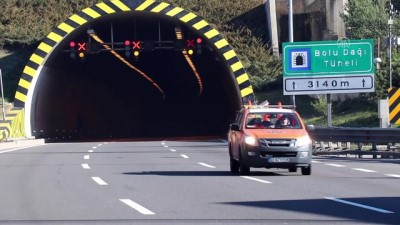 BOLU - Kamyon yangını Bolu Dağı Tüneli'nde ulaşımı aksattı