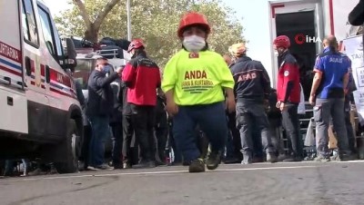 fenomen -  98 santim boyu ile arama kurtarma ekibine katıldı Videosu