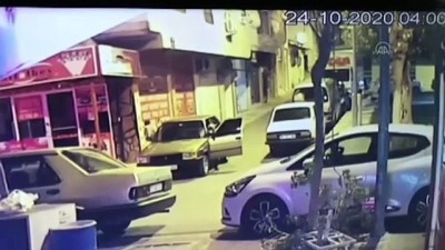 İZMİR - Aynı gece 3 araç çalan 2 zanlı tutuklandı