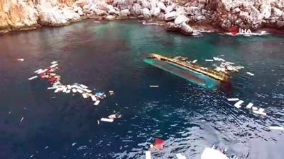  Alanya'da alabora olan teknenin enkazı temizlendi