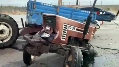  Minibüs ile çarpışan traktör ikiye bölündü: 2 yaralı