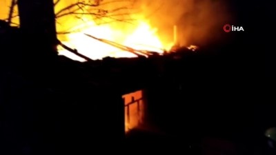 itfaiye araci -  Simav’daki yangında tek katlı ev kül oldu Videosu