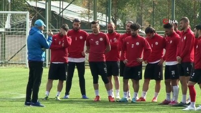 kulup baskani - Sivas Belediyespor Teknik Direktörü Karadaş: “Kupada hedefimiz tur atlamak” Videosu