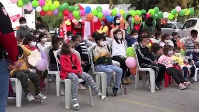 depremzede cocuklar -  Çadırda kalan çocuklar depremin izlerini bir anlığına da olsa unuttu Videosu