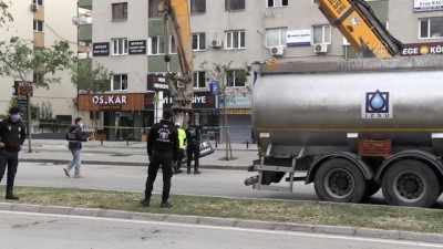 is makinesi - İzmir'de ağır hasarlı binaların yıkımı devam ediyor Videosu