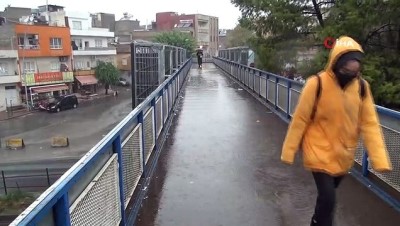  Şanlıurfa’da sağanak yağış zor anlar yaşattı