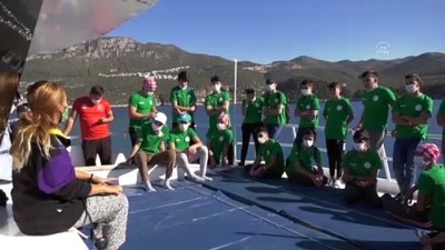 Erzurumlu gençlerin Antalya'da dalış heyecanı