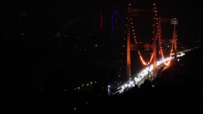 Fatih Sultan Mehmet Köprüsü turuncu renge büründü - İSTANBUL