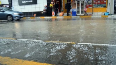 Karla karışık yağmur etkili oldu - AĞRI