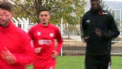 pazar gunu - Sivasspor’da Galatasaray maçı hazırlıkları başladı Videosu