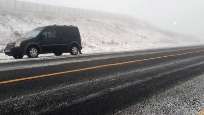 irak - Ardahan-Şavşat kara yolunda kar ve sis ulaşımı aksatıyor Videosu