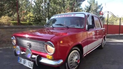 logos -  ’Fanatik otomobil’... ’Murat 124’ marka otomobilini takımının renklerine boyayarak Sivasspor'un maskotuna dönüştürdü Videosu