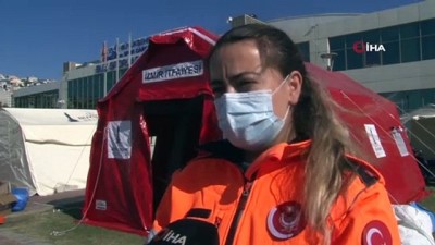 irak -  İzmir depreminin kadın kahramanları...Çocuklarını güvenli alana bırakıp enkaza koştular Videosu