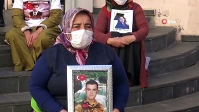 tekstil atolyesi -  Evlat nöbetindeki ailelerden ortak ses: 'Evlatlarımızın kaçırılmasının tek sorumlusu HDP'dir' Videosu
