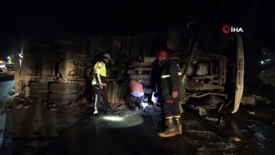 karayollari -  Pancar yüklü kamyon devrildi, sürücü ağır yaralandı Videosu