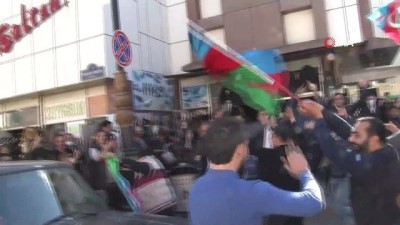 ulusa seslenis -  - Şuşa zaferi Azerbaycan halkını sokağa döktü
- Genceliler, Şuşa'nın 28 yıl sonra Ermeni işgalinden kurtarılmasını kutluyor Videosu