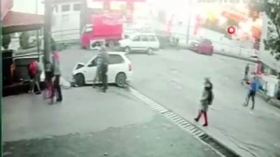 elektrik diregi -  Karantinadan kaçtı, kaza yaptı; 3 yaralı Videosu