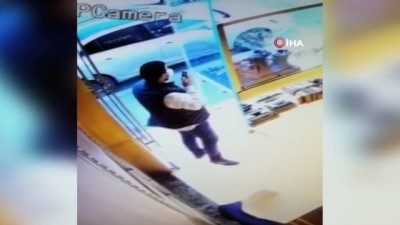 cep telefonu -  Etiler’de bileziklerini bozduran kadına hırsızlık şoku kamerada Videosu