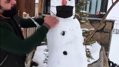 amed -  Sarıkamış’ta kardan adamalara maske takıp sosyal mesaj verdiler Videosu