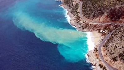 kanyon - ANTALYA - Kaputaş Plajı'nda yağışın etkisiyle denizin rengi turkuaza dönüştü Videosu