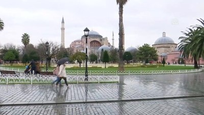 toplu tasima - İstanbul pazar gününe sakin uyandı - Ayasofya/Sultan Ahmet Meydanı Videosu