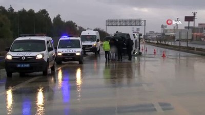 servis araci -  Servis aracı devrildi, içindekiler yara almadan kurtuldu Videosu