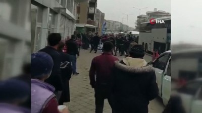 alacak verecek meselesi -  Iğdır’da sopalı, sandalyeli alacak verecek kavgası Videosu