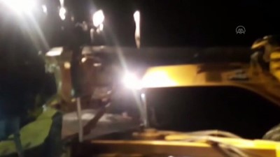 kar yagisi - SİİRT - Karda mahsur kalan 5 araç kurtarıldı Videosu