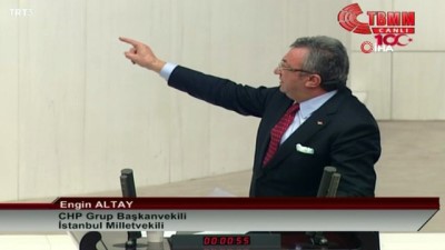  CHP Grup Başkanvekili Engin Altay: “Cumhuriyet Halk Partisi olarak diyoruz ki Hükümete: 'Onları elinizin tersiyle itin, 'Hadi oradan.' deyin, 'Hadi oradan.' deyin, zerre taviz vermeyin”