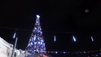Kudüs'te Noel ağacı aydınlatıldı
