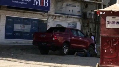 - Pakistan Polisi, Karaçi'de Terör Saldırısını Engelledi