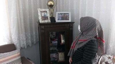 milli guresci - SAMSUN - Milli güreşçi Şerif Kılıç'ın ailesi oğullarıyla gurur duyuyor Videosu