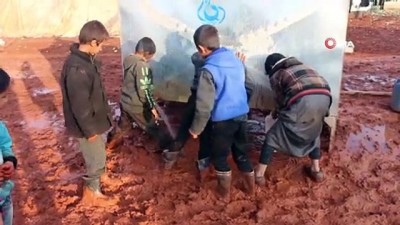 multeci kampi -  - İdlib’de mülteci kampındaki çocuklar zor şartlar altında yaşıyor Videosu