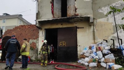 İSTANBUL - Sultangazi'de bir fabrikada çıkan yangın söndürüldü
