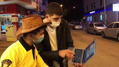 zarafet - MERSİN - Sessiz sokakların nöbetçi paketçileri AA'nın 'Yılın Fotoğrafları' oylamasına katıldı Videosu