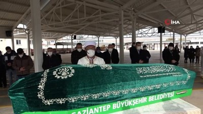  Hastanedeki yangında ölen Ökkeş Akbulut, son yolculuğuna uğurlandı
