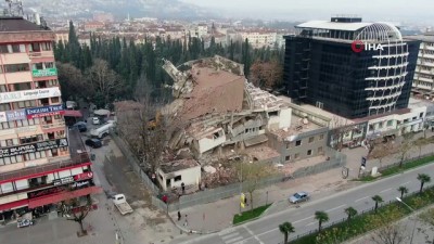  Bursa’da 6 katlı emniyet binası böyle yıkıldı