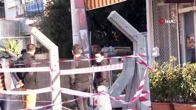 baros -  İzmir'de ilginç olay: 'Sokak benim' dedi, beton çitlerle kapattı Videosu