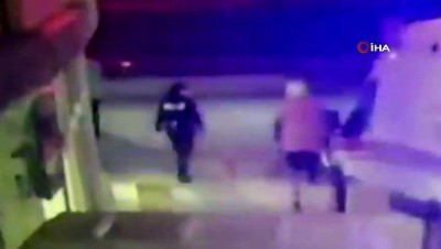 ulser -  - Yaşlı kadını sırtında taşıyan fedakar polislere başarı belgesi Videosu