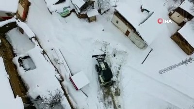  Kar ve tipi köy yollarını ulaşıma kapadı