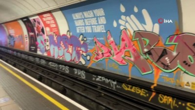  - İngiltere’nin en ünlü metro istasyonuna grafiti saldırısı