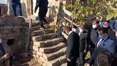artci sarsinti - SİİRT - Vali Hacıbektaşoğlu, depremden etkilenen Karabağ köyünde incelemelerde bulundu Videosu