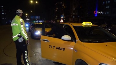 ticari taksi -  Ticari taksilerde ön koltuğa müşteri alan sürücüler uyarıldı Videosu