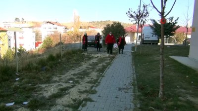 gida yardimi -  Türk Kızılayı ekipleri, karantinada bulunan ihtiyaç sahiplerine gıda yardımı yaptı Videosu