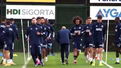 uttu - Fenerbahçe'de Valencia antrenmana çıkmadı! Videosu