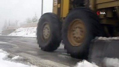 kar yagisi -  - Kar Elazığ'da 14 köy yolunu ulaşıma kapattı Videosu